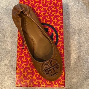 Tory Burch Reva- tumbled leather with tonal logo